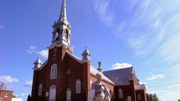 Au coeur du village des St-Georges de Windsor, une église