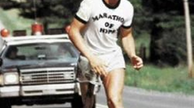 La levée de fonds pour le marchethon Terry Fox démarre avec la vente de t-shirt