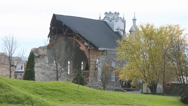 Église de Saint-Claude : La démolition est en marche