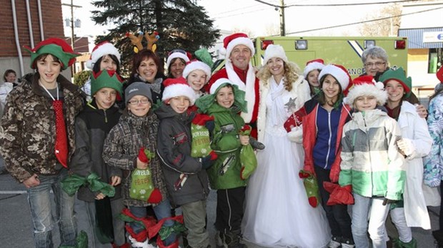 Beaucoup de monde pour la parade de Noël à Windsor