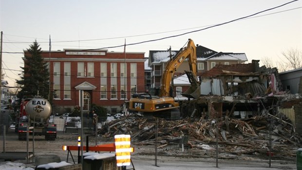 Démolition d’un immeuble de la rue Saint-Georges à Windsor