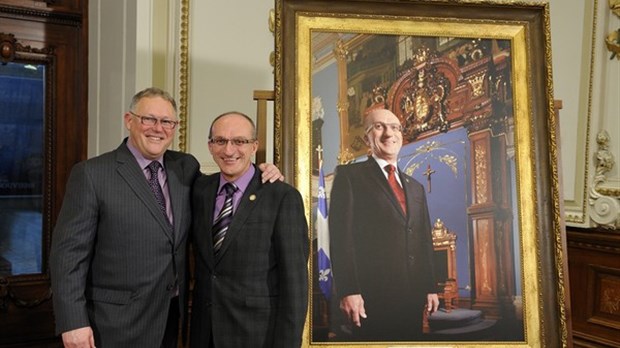 Dévoilement du cadre souvenir d’Yvon Vallières pour son mandat de président de l'Assemblée nationale.