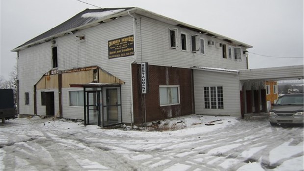 Un incendie d’origine criminelle cause de lourds dommages à l’ancien Motel le Marquis à Richmond