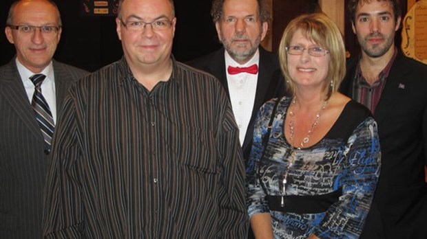 Participants à la soirée du 25e anniversaire de fondation du Rivage du Val-Saint-François