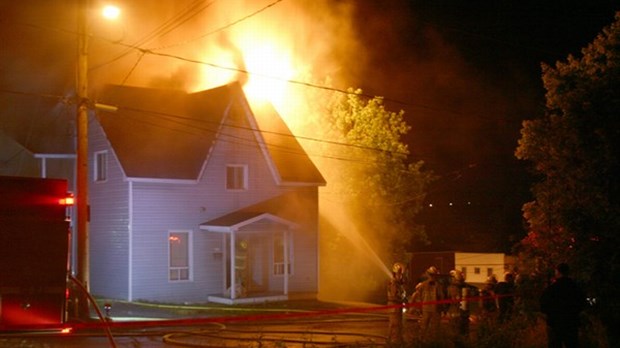 Incendie dans une maison à logement à Windsor : Cinq locataires sans logis