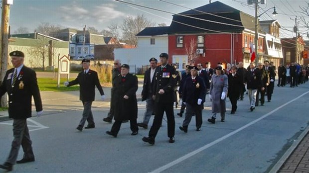 Une commémoration de l'armistice sous le soleil