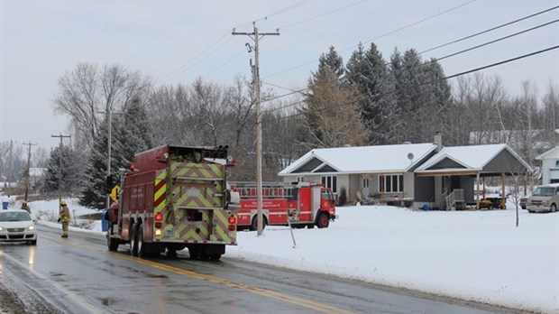 Intervention des pompiers dans un domicile de la route 143 à Val-Joli