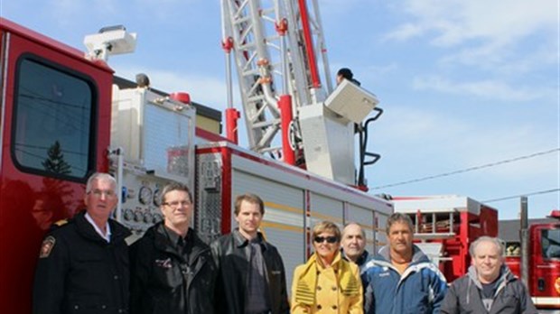 Les pompiers de Windsor-Val-Joli disposent maintenant d’un camion autopompe à échelle