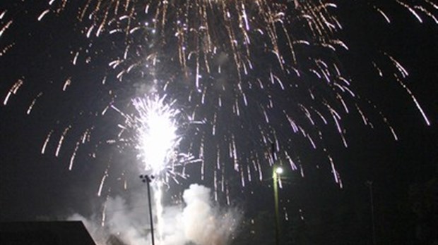 Saint-François-Xavier. Beaucoup de monde et pas de pluie pour les feux d’artifice et la parade de la Saint-Jean