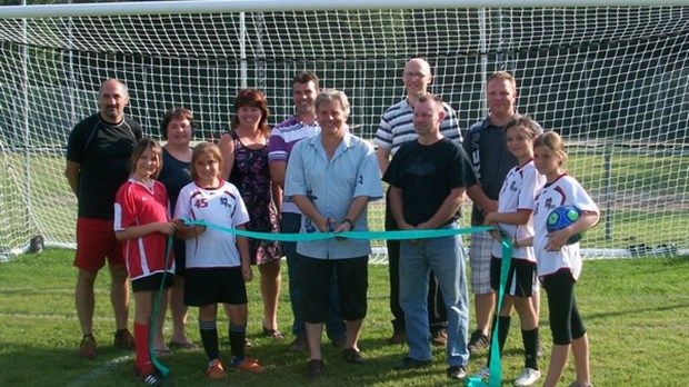 Inauguration d'un second terrain de soccer à Stoke