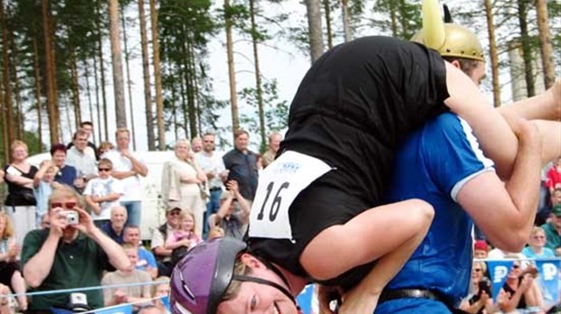 Val-Joli. Première édition de la compétition portage de femme