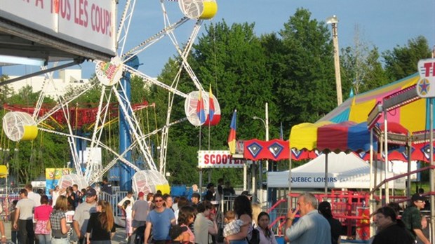 Préparation de la 20e édition du Festival du Papier de Windsor