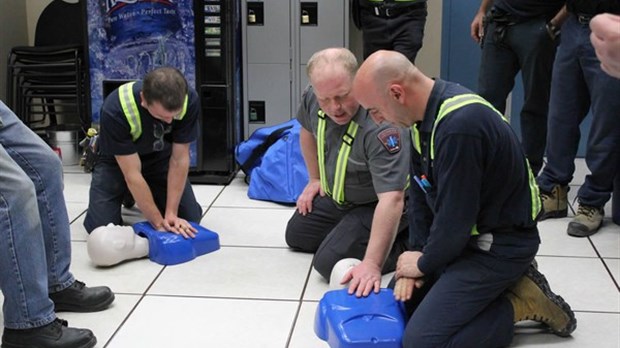 Domtar s'associe avec les ambulanciers de Windsor pour héros en 30