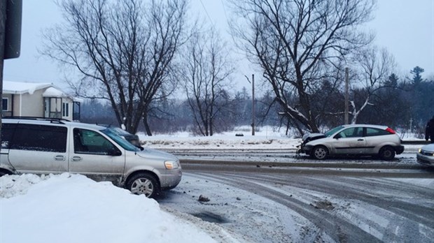 Accident de la circulation face au Parc industriel de Windsor