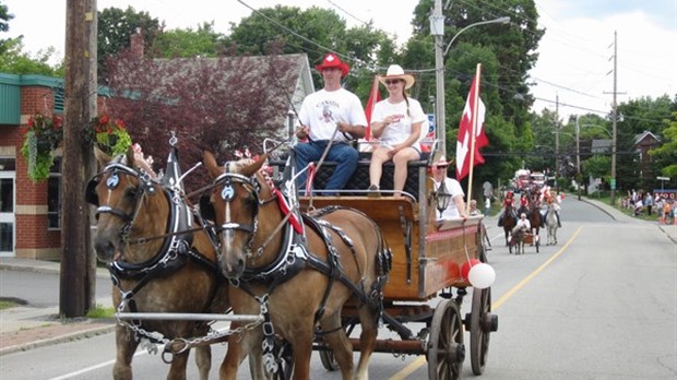 Parade de la fête du Canada et commémoration du drapeau à Richmond