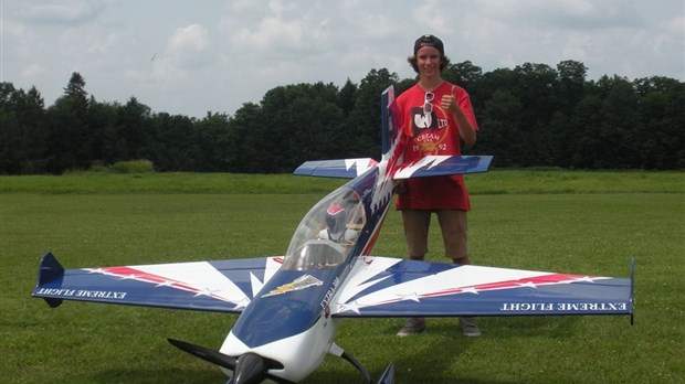 Spectacle aérien d'avions et d'hélicoptères téléguidés miniatures 1 et 2 août