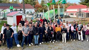 Un groupe de gestionnaires de camping français de passage dans la région