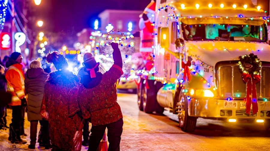 Une cinquantaine de chars au défilé de Noël à Richmond