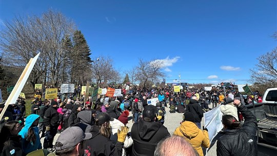 Les agriculteurs de la région se joignent à la manifestation