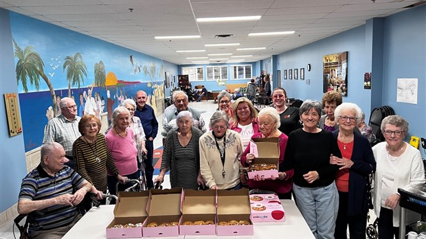 La Ville de Windsor distribue des biscuits sourires