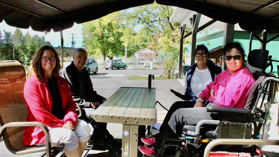 Une balançoire « inclusive » installée au parc Floral à Val-Joli