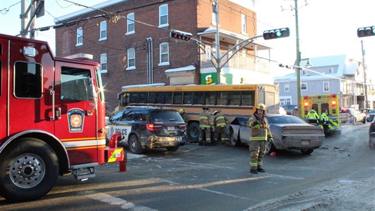 Accident impliquant un autobus scolaire